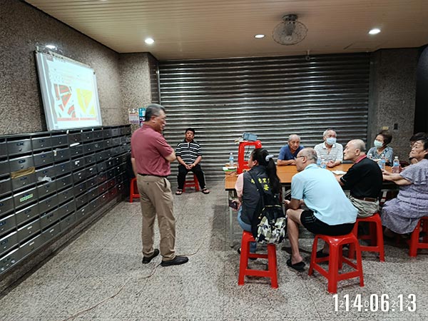 照片4-會後討論