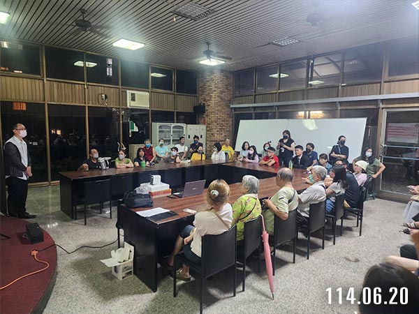 照片4-會後討論