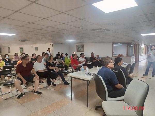 照片4-會後討論