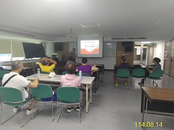 照片4-會後討論