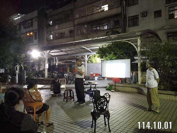 照片4-會後討論