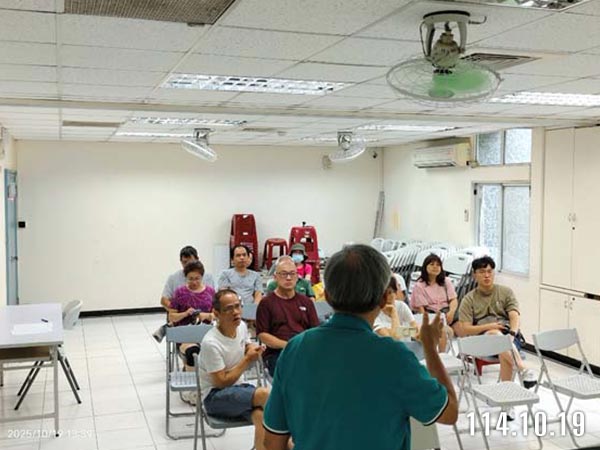 照片4-會後討論