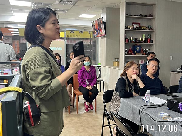 照片4-會後討論