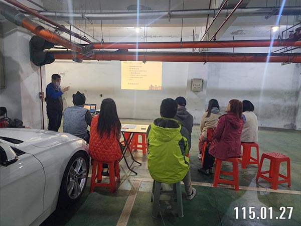 照片4-會後討論
