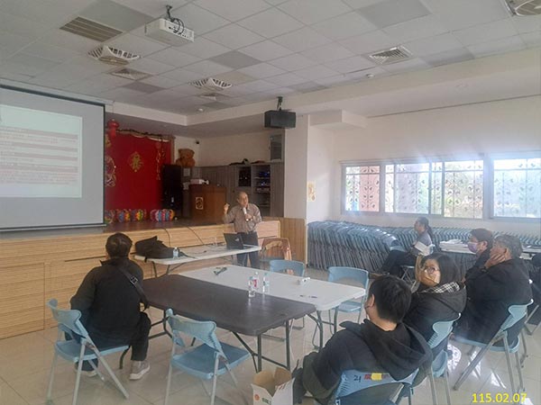 照片4-會後討論